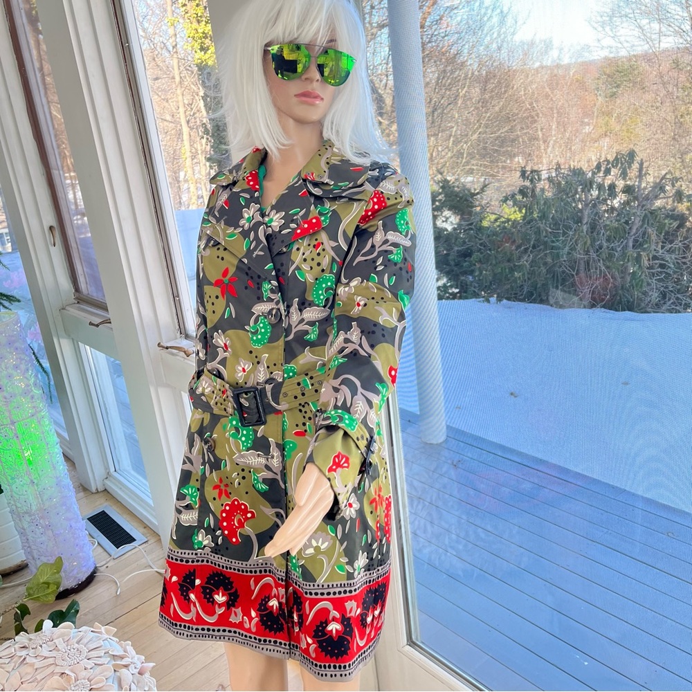 Dior Vibrant Green Sunglasses - Picture 9 of 9